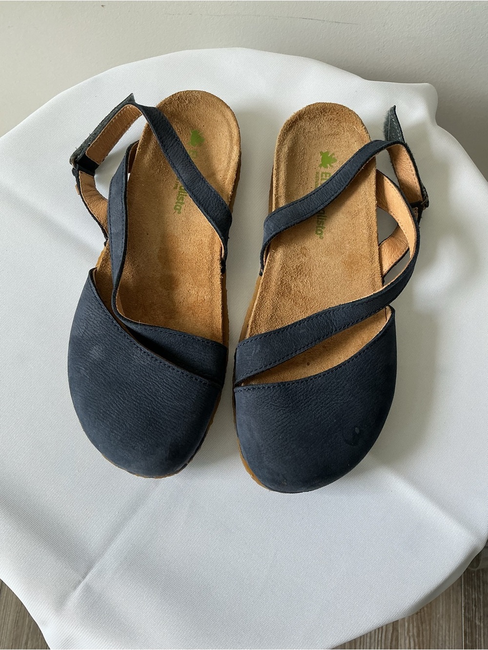 El Naturalista 5813 Sandals Women’s 38 US 7 Navy Suede Slingback Cork Footbed